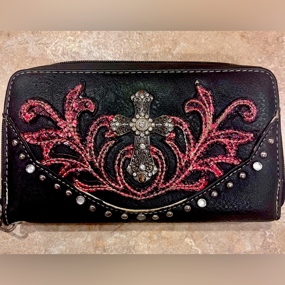 P&G collection clutch wallet